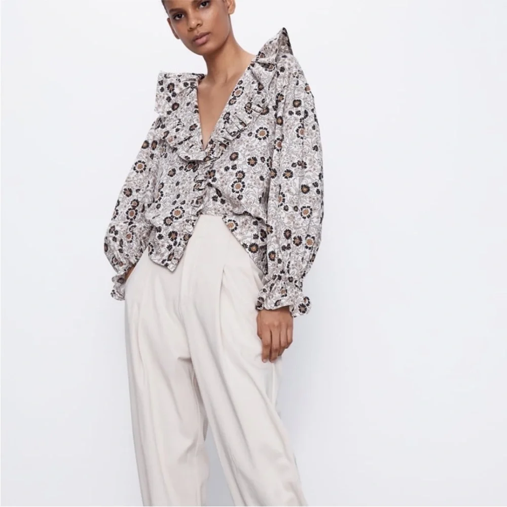 Zara button down ruffled cotton shirt. - Picture 3 of 15